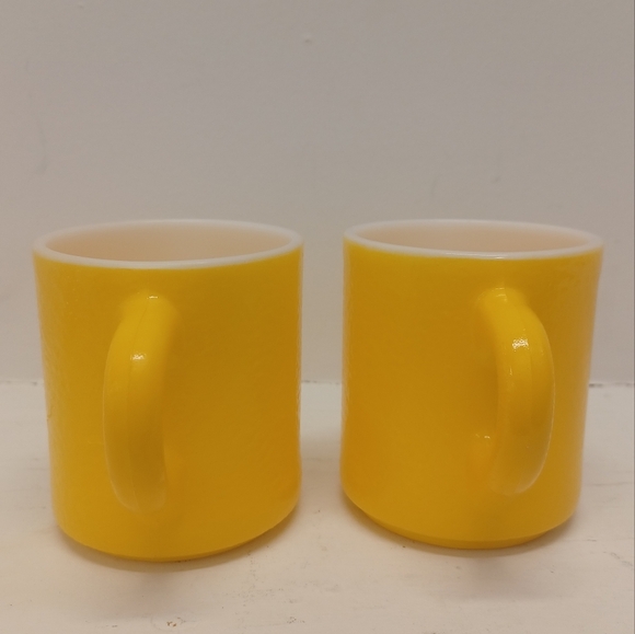 Vintage Hazel Atlas 1950-60s Milk Glass Yellow Mugs Citrus Peel Texture Set of 2 - Picture 5 of 10